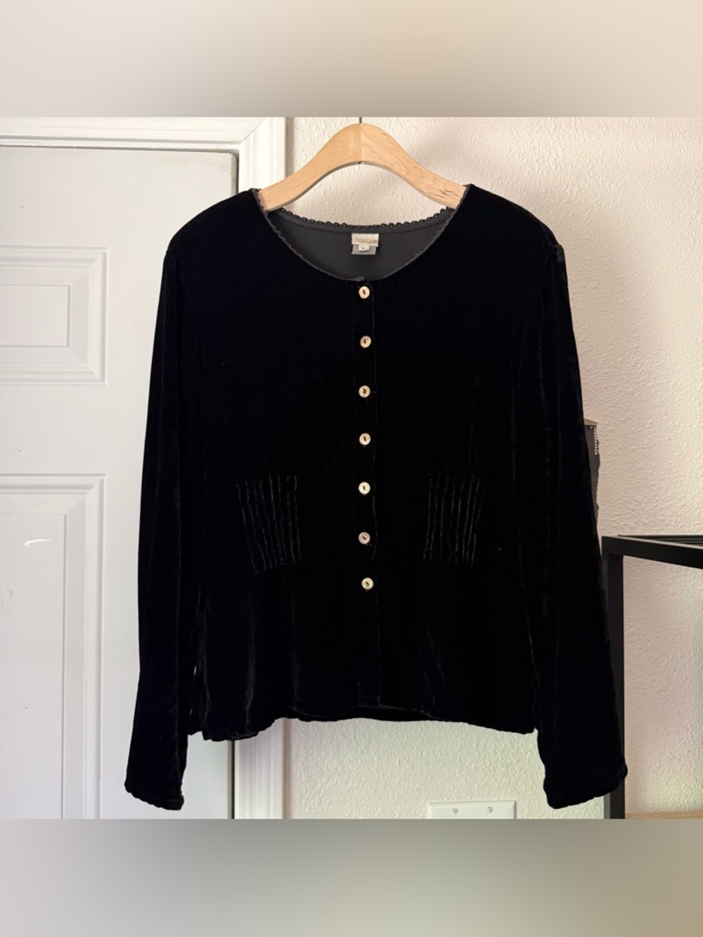 KLEEN black rayon silk button up pleated long sleeve blouse shirt top